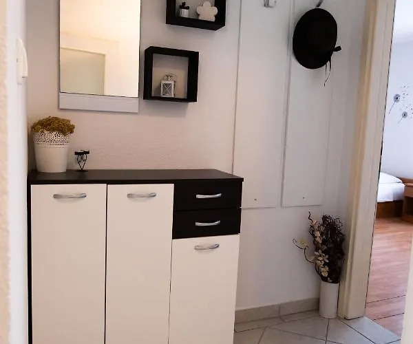 Katarina *